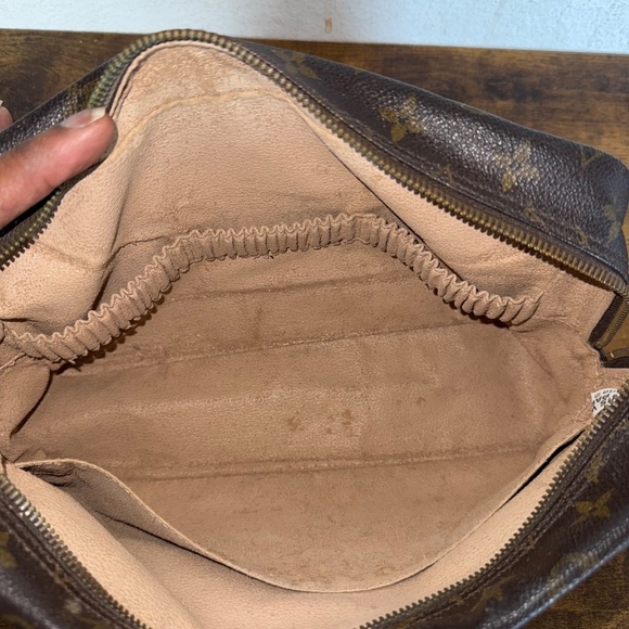 Louis Vuitton Monogram Trousse Toiletry Pouch 28 - Picture 8 of 10
